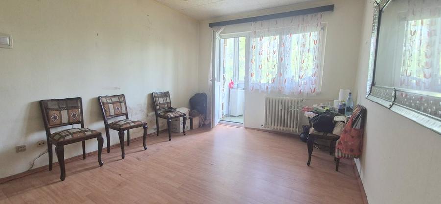 Apartament 4 camere | Etaj 2/4 | Bloc anvelopat | Zonă verde - 1