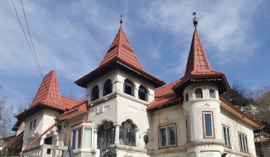 Casa aritectura neoromaneasca  culoarul Rucar –Bran  - 1
