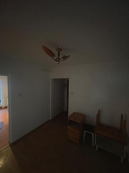 DE VANZARE-APARTAMET 3 CAMERE-DACIA - 4