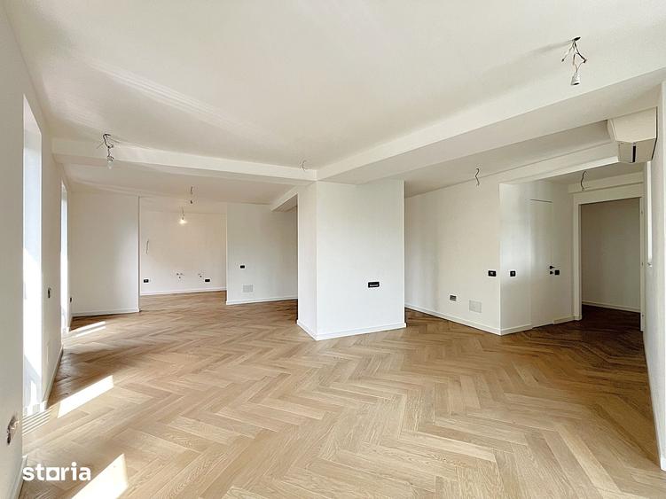 Apartament cu 4 camere semidecomandat în Floreasca
