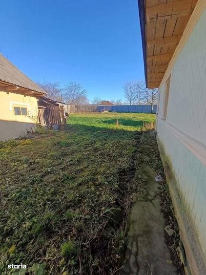 Casa de vanzare la 10 minute de Roman, teren de 1.225mp 33.800euro - 3