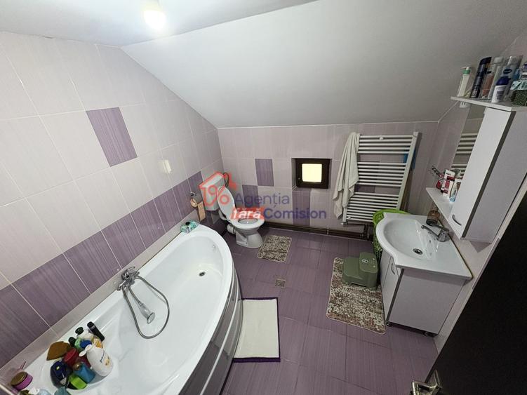 Casă individuală cu 3 camere cu Canalizare în Holboca