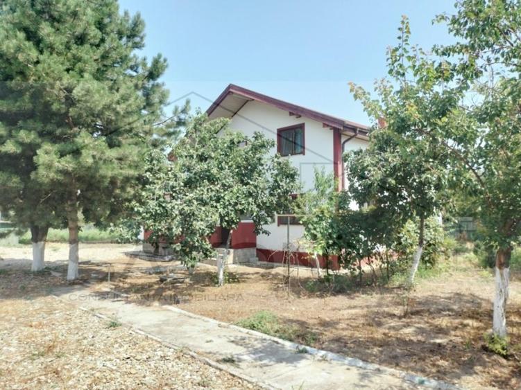 Casă individuală cu 5 camere cu Teren 4040 Mp în Drăgoești