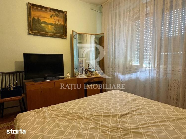 Apartament cu 4 camere decomandat în Dacia