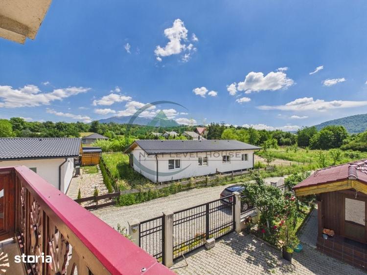 Casă cu 10 camere cu Teren 1009 Mp în Central