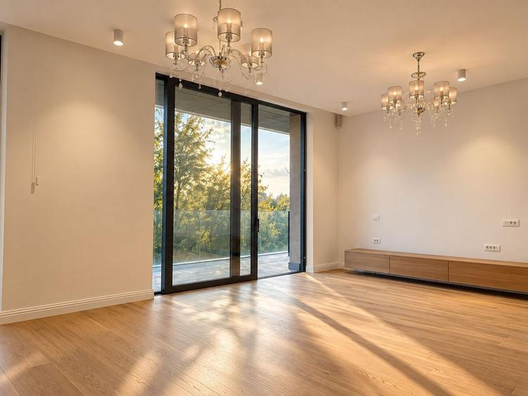 Apartament cu 4 camere decomandat în Floreasca