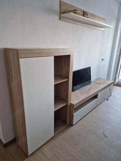 Apartament cu 3 camere semidecomandat în Exterior Vest
