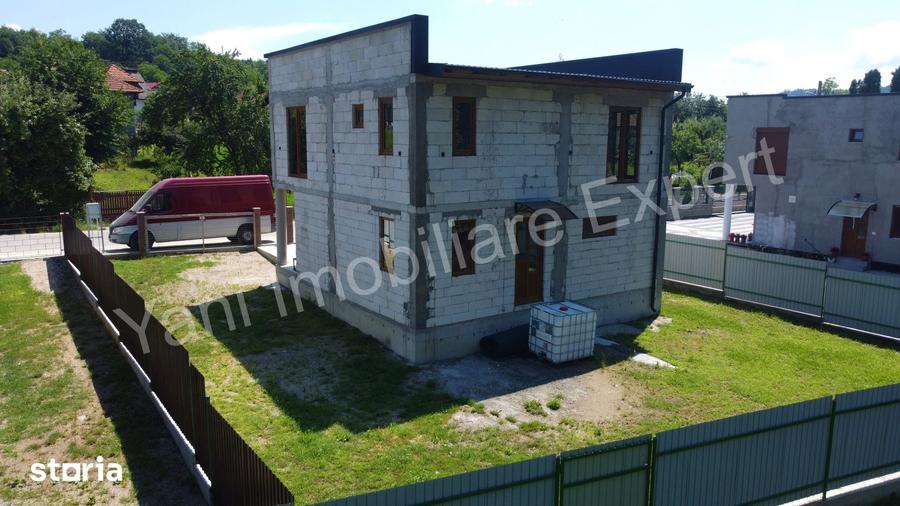 Casă cu 4 camere cu Teren 316 Mp în Băiculești