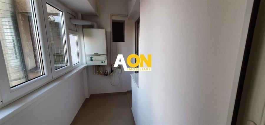 Apartament cu 4 camere decomandat, mobilat în Central