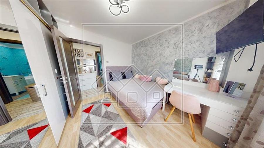 Apartament cu 3 camere decomandat în Mihai Viteazul