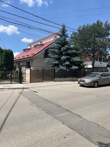 Casă cu 4 camere în Valea Adâncă