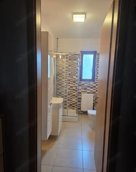 Apartament cu 3 camere, mobilat în Torontalului
