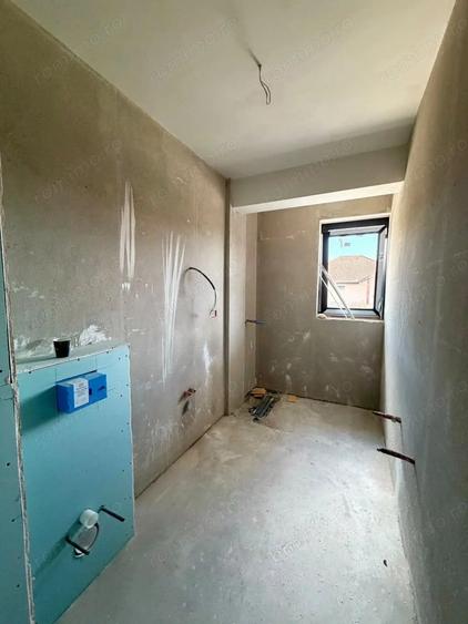 Apartament cu 2 camere decomandat în Plopi
