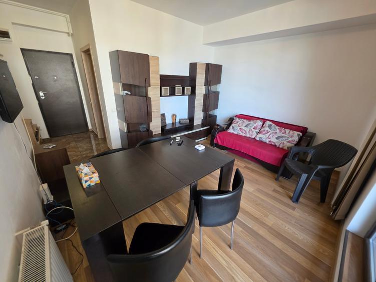 Apartament cu 3 camere decomandat în Obor
