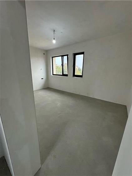 Apartament cu 3 camere decomandat în Dacia