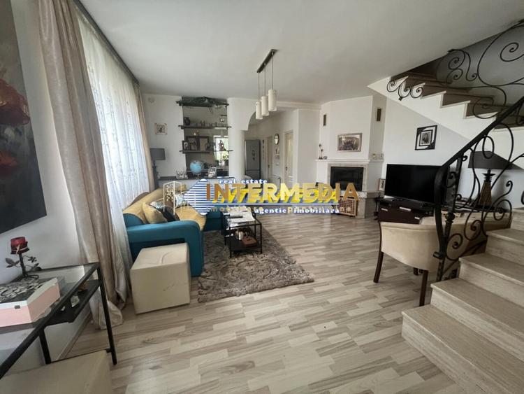 Casă individuală cu 3 camere cu Canalizare în Cetate