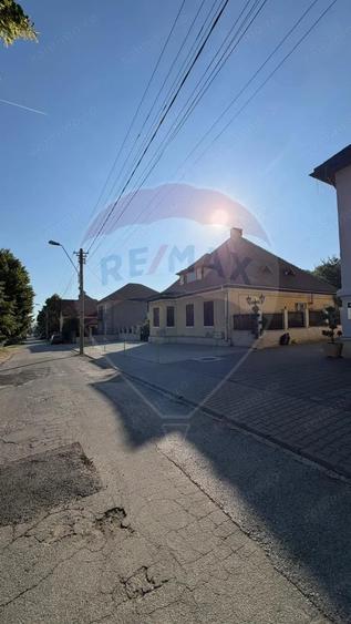 Casă cu Teren 862 Mp în Central