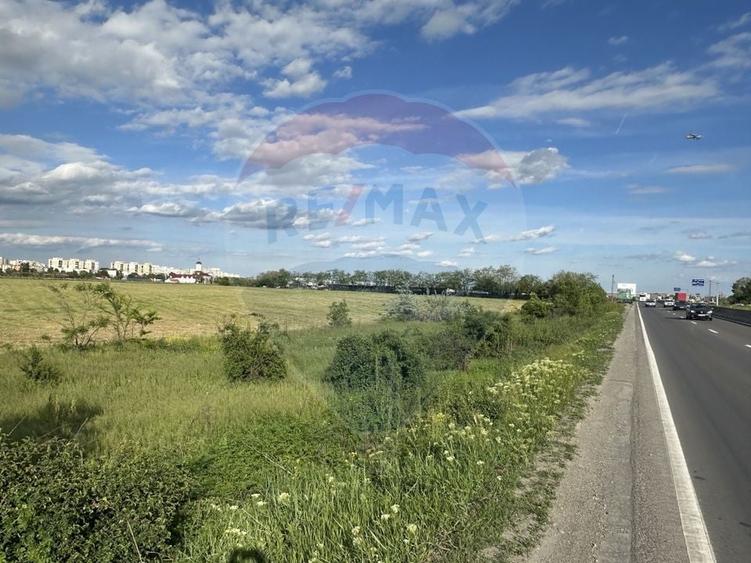 Teren Construcții intravilan de 39758 mp, în Vest