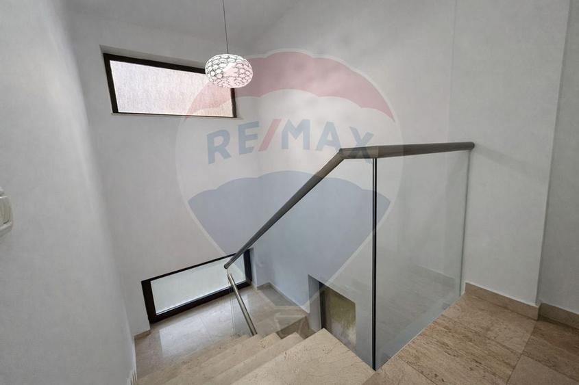 Casă / Vilă cu 6 camere de închiriat - 7