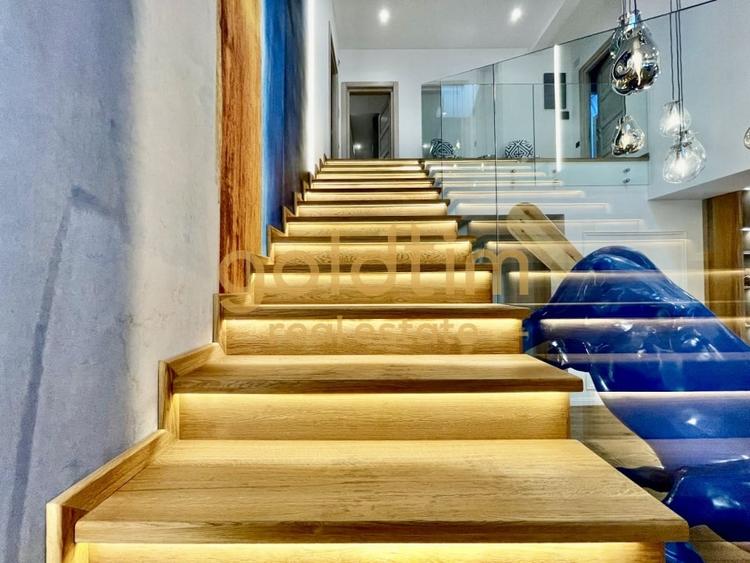 UNICA/ABSOLUT SUPERBA/ VILA INDIVIDUALA/IANCU NICOLAE/CURTE GENEROASA - 90