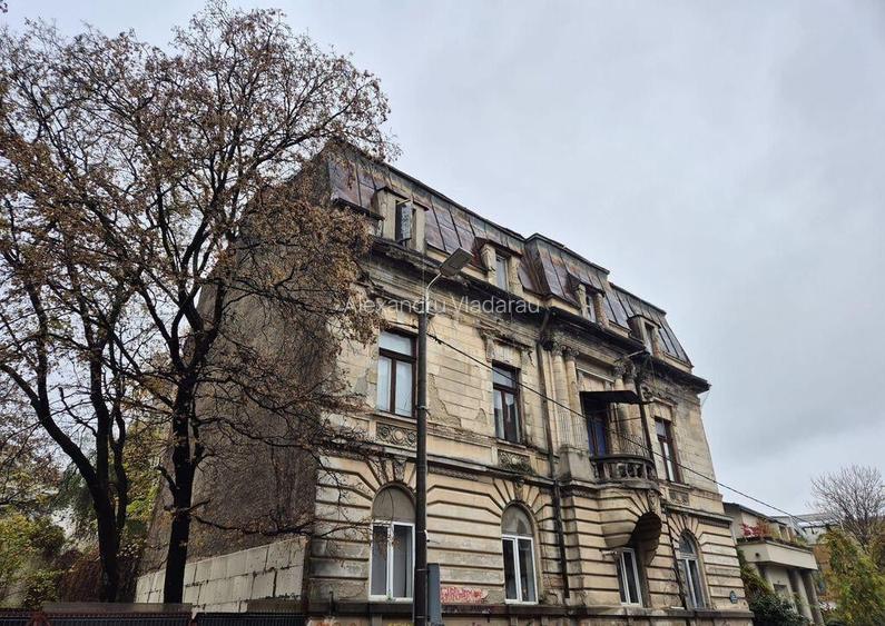 Vila interbelica de vanzare, ultracentrala oportun...