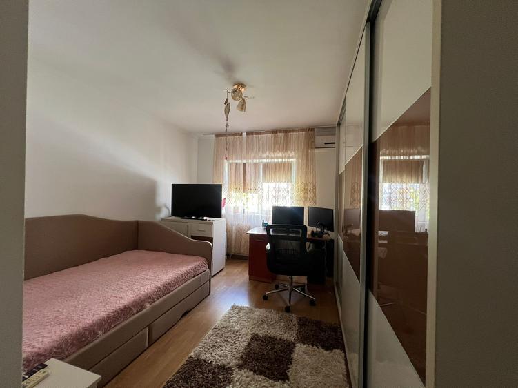 Apartament 49mp, la mansarda - cu pod !  Zona Tomis 3, Str. Zmeurei ,63500 € - 6