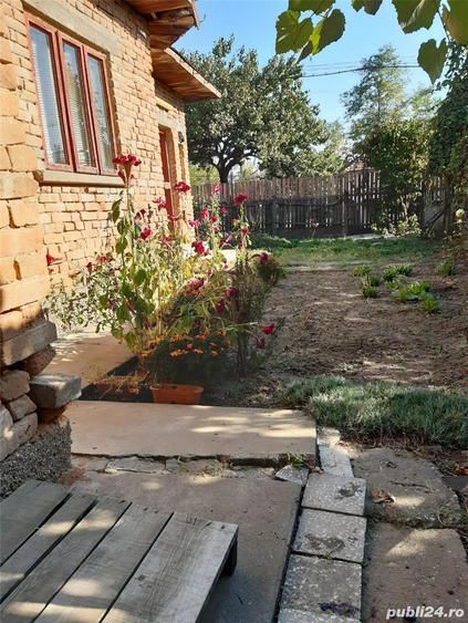 Vand casa batraneasca din caramida cu teren 3120 de mp, 31500 de euro negociabil - 3