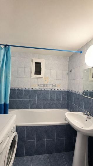 Apartament cu 4 camere semidecomandat, mobilat în Apărătorii Patriei