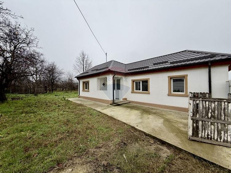 Casa / Vila cu 2 camere de vanzare - 2