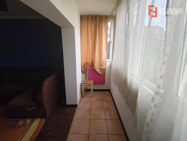 Apartament cu 2 camere semidecomandat, mobilat în Dâmbovița