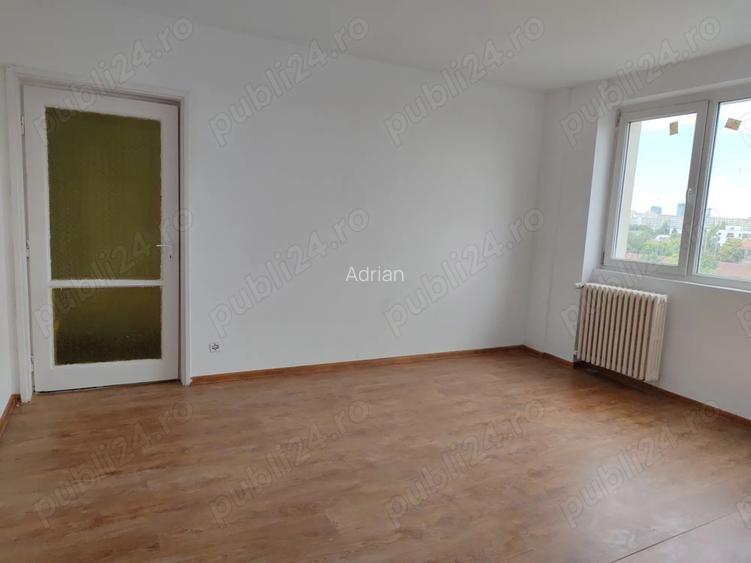 Apartament 3 camere de vanzare ?tefan cel Mare