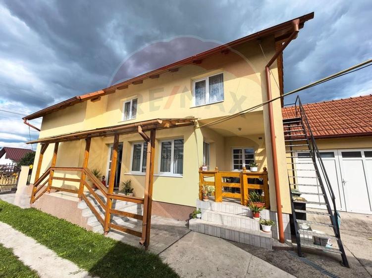 Casă spațioasă cu garaje în Seini | De Vanzare | - 1