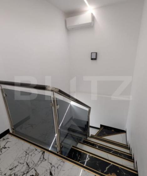 Casa de vanzare, 300 mp, zona Sud - 18
