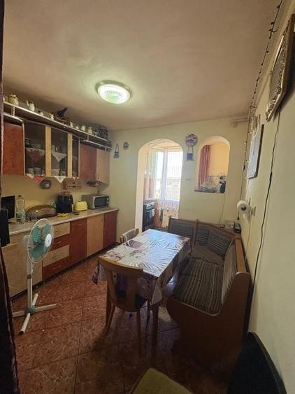 Apartament cu 3 camere decomandat în Vest