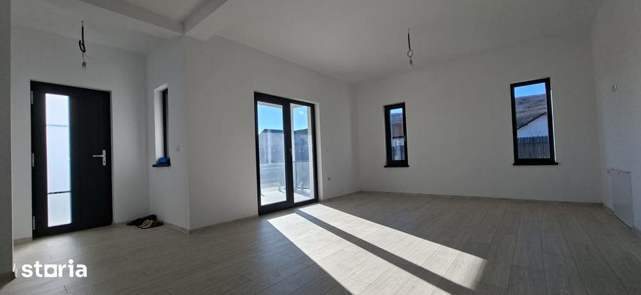 Casă cu 3 camere cu Teren 270 Mp în Central