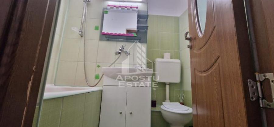 Închiriez apartament central - 2