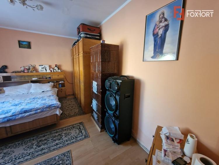 Casa individuala de vanzare cu 4 camere si teren de 800 mp - Recas - 2
