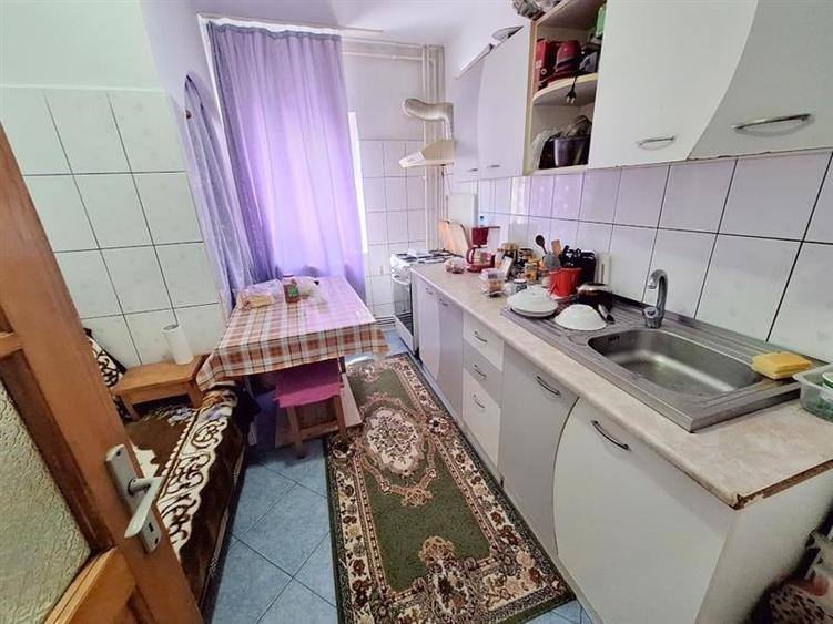 Apartament 2 camere semidecomandat , zona Ura - 4