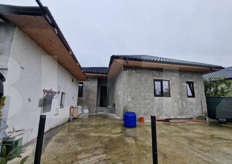 Casa semifinisata situata central in municipiul Dorohoi - 2