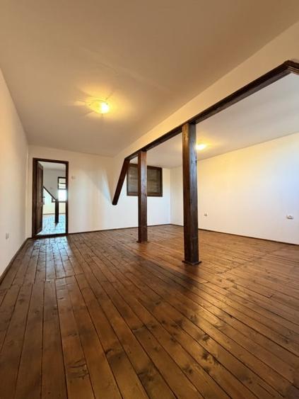 Refugiu Exclusivist Prahova Casa cu 5.2 ha, Panoramă Pârâu și Potențial Turistic - 20