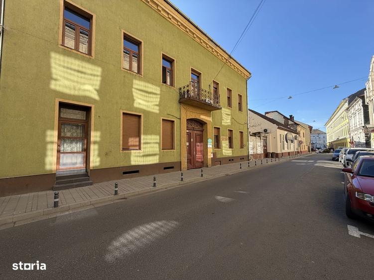 Apartament de vanzare spa?ios 144 util in Centru zi de zi - 8