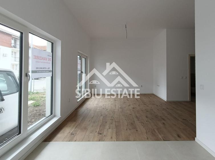 Apartament luminos, ideal locuință sau birou ,parter, 2 locuri parcare - 1