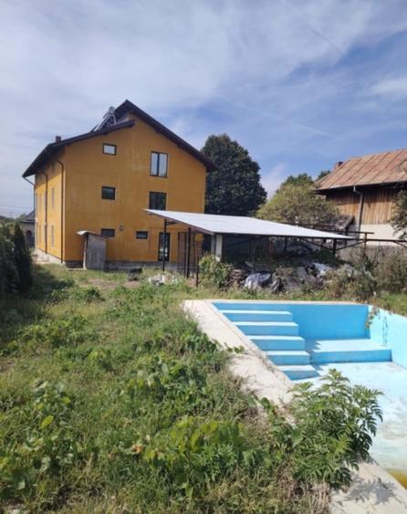 Casă de vânzare  - 7