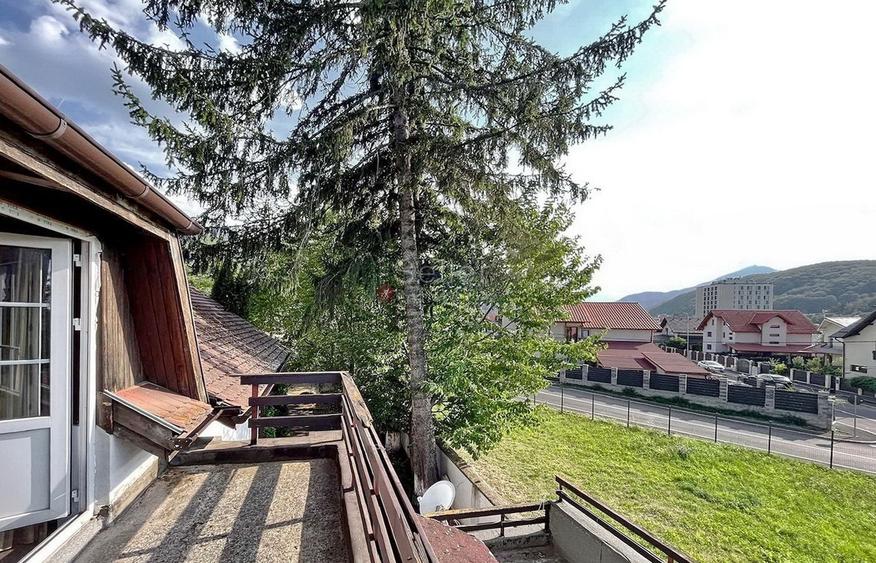 Casă spațioasă cu 2 corpuri și teren generos – zona Bunloc - 9