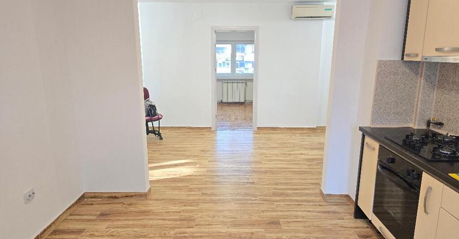 Vand apartament 4 camere decomandat in Deva, zona 22 Decembrie - 2