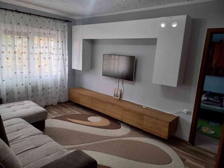 Vand apartament 2 camere tip x mare - 1