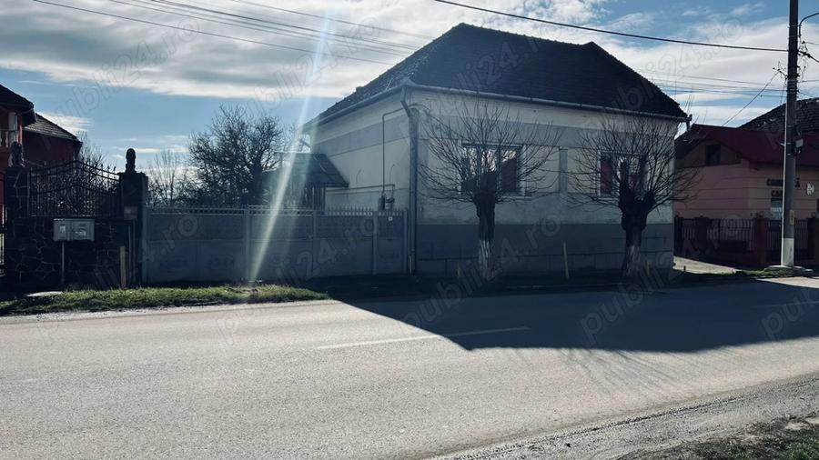 Spa?iu comercial cladire birouri 351 mp + teren 3200 mp central Marghita | parcare mare - 3