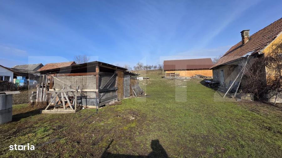 Casa cu teren 3.800 mp, cu 35 m front stradal, la 10 km de Bistrita, M - 3