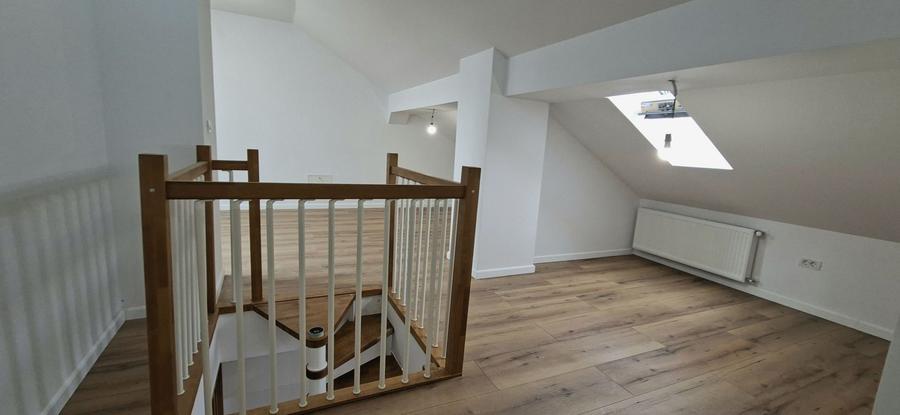 Apartament complet renovat cu scara interioara - 22