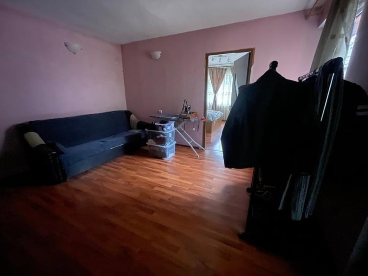 Casa de Vanzare - 3 camere, curte, 2 terase si gradina - 6